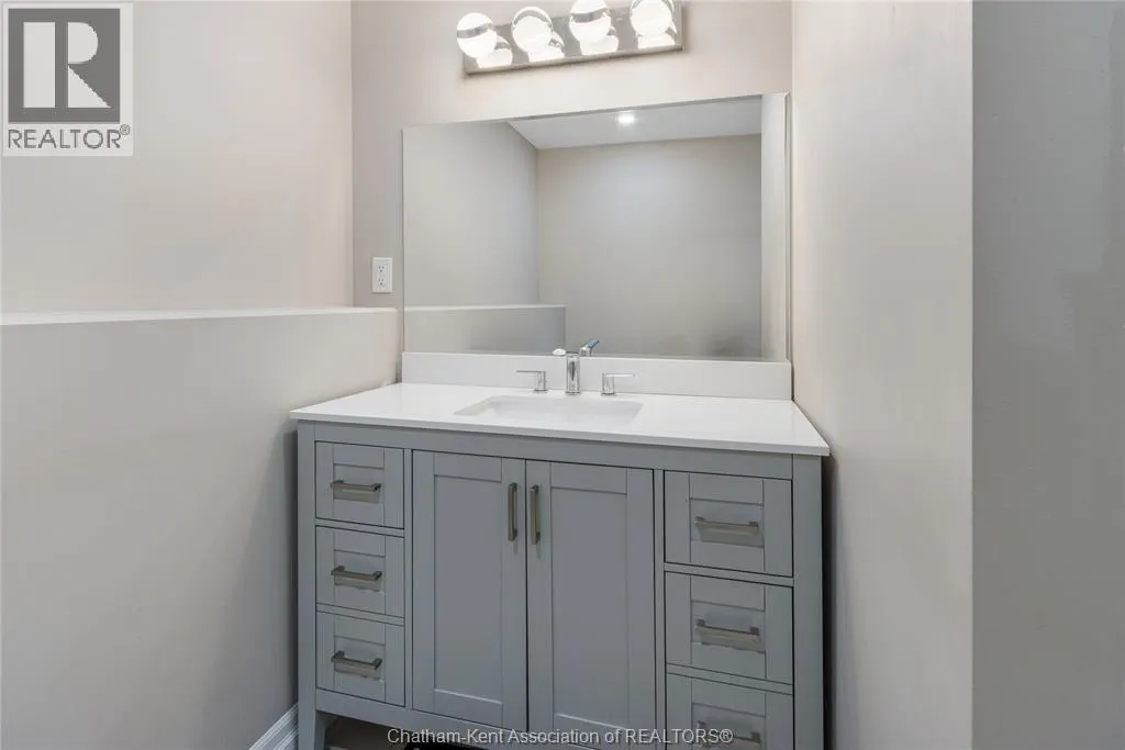 203 MOONSTONE CRESCENT