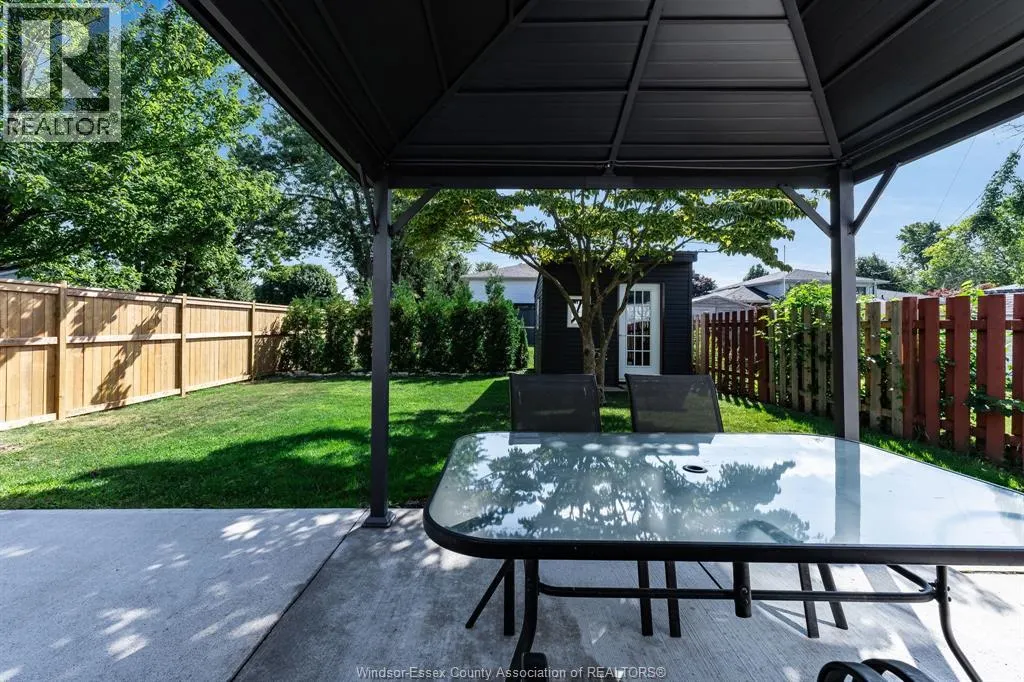 6 MARLENE CRESCENT