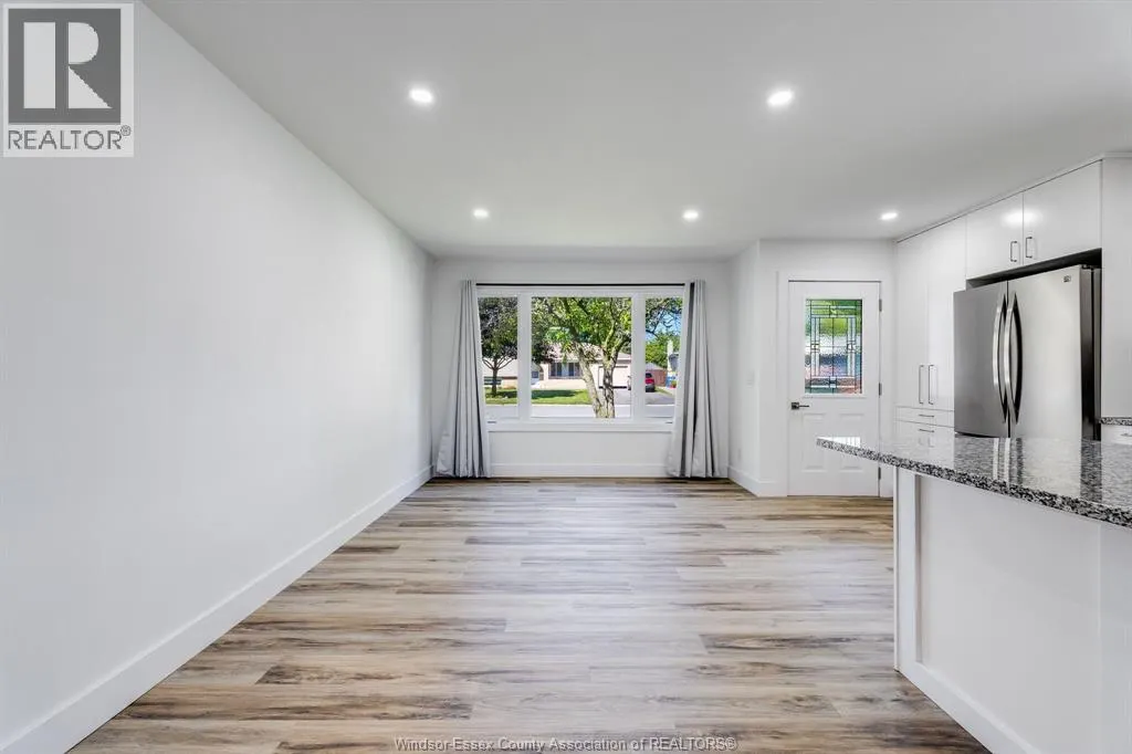 6 MARLENE CRESCENT