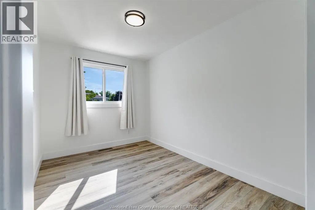 6 MARLENE CRESCENT