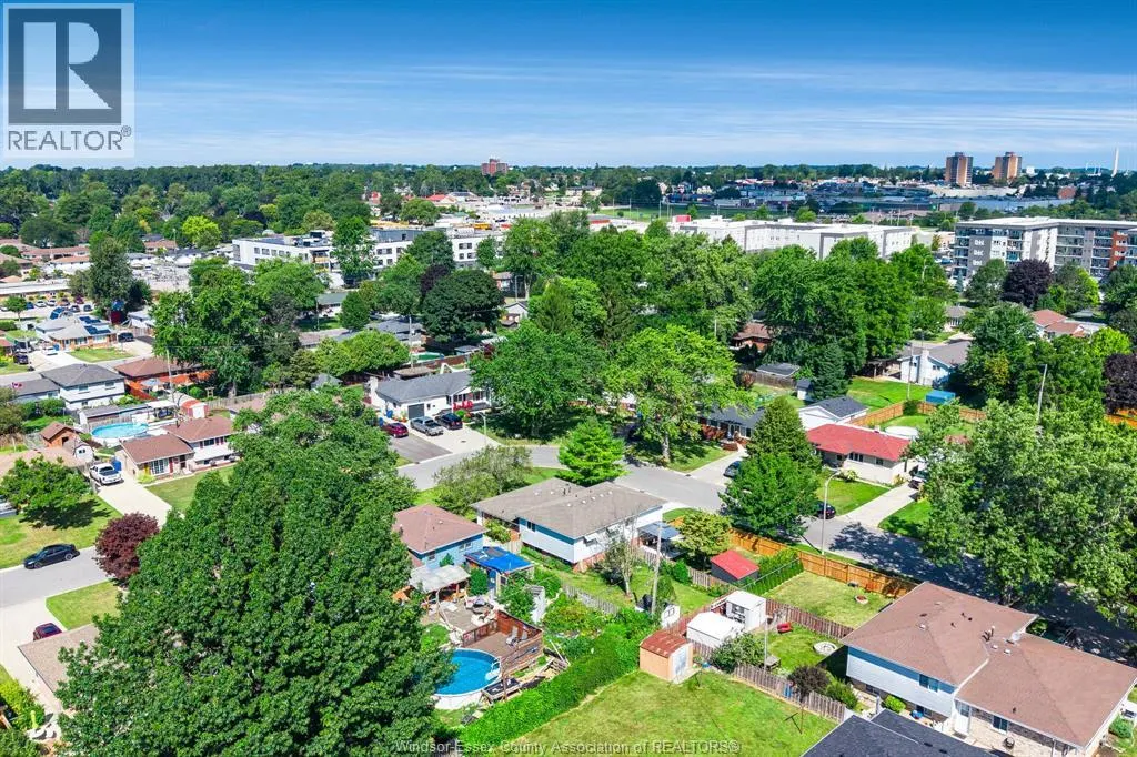 6 MARLENE CRESCENT
