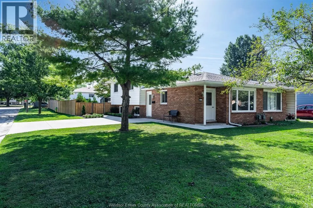 6 MARLENE CRESCENT