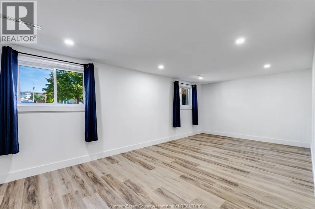 6 MARLENE CRESCENT