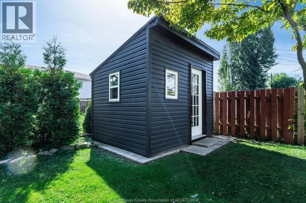 6 MARLENE CRESCENT