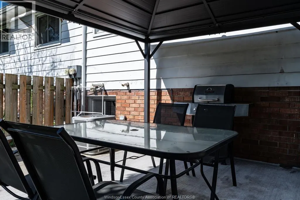 6 MARLENE CRESCENT