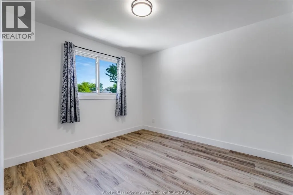 6 MARLENE CRESCENT