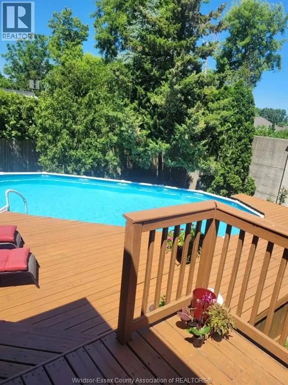 1610 Chornoby CRESCENT