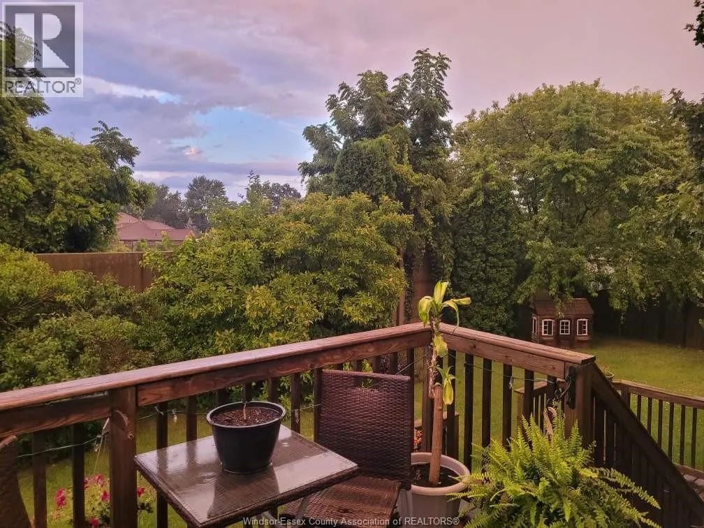 1610 Chornoby CRESCENT
