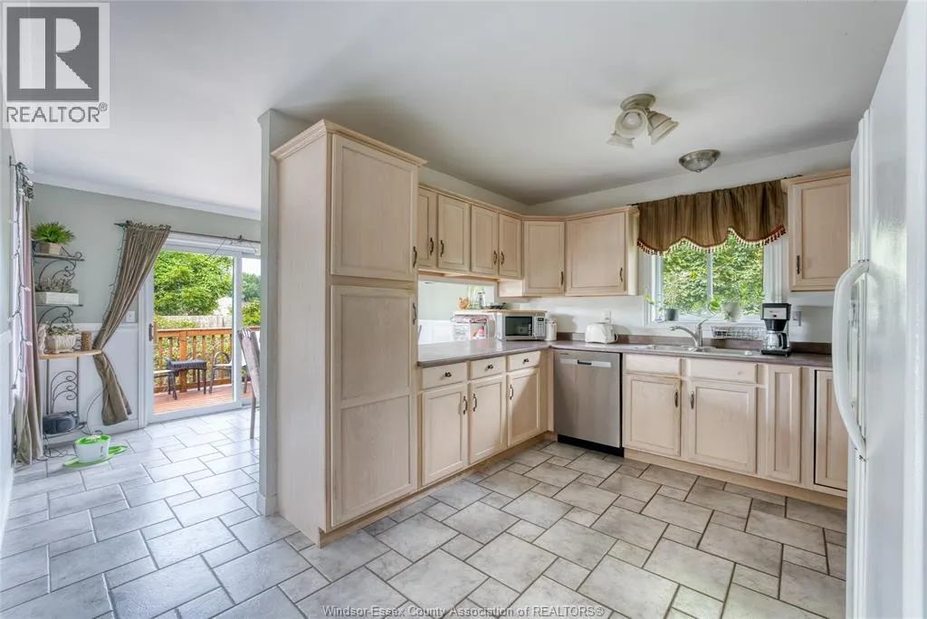 1610 Chornoby CRESCENT