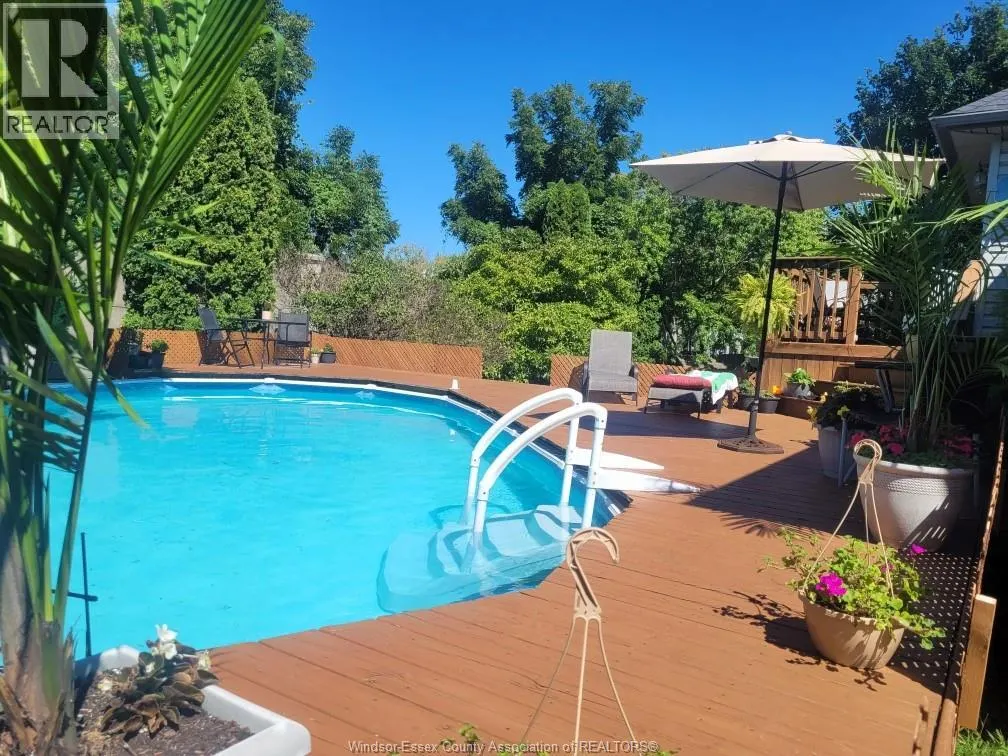 1610 Chornoby CRESCENT