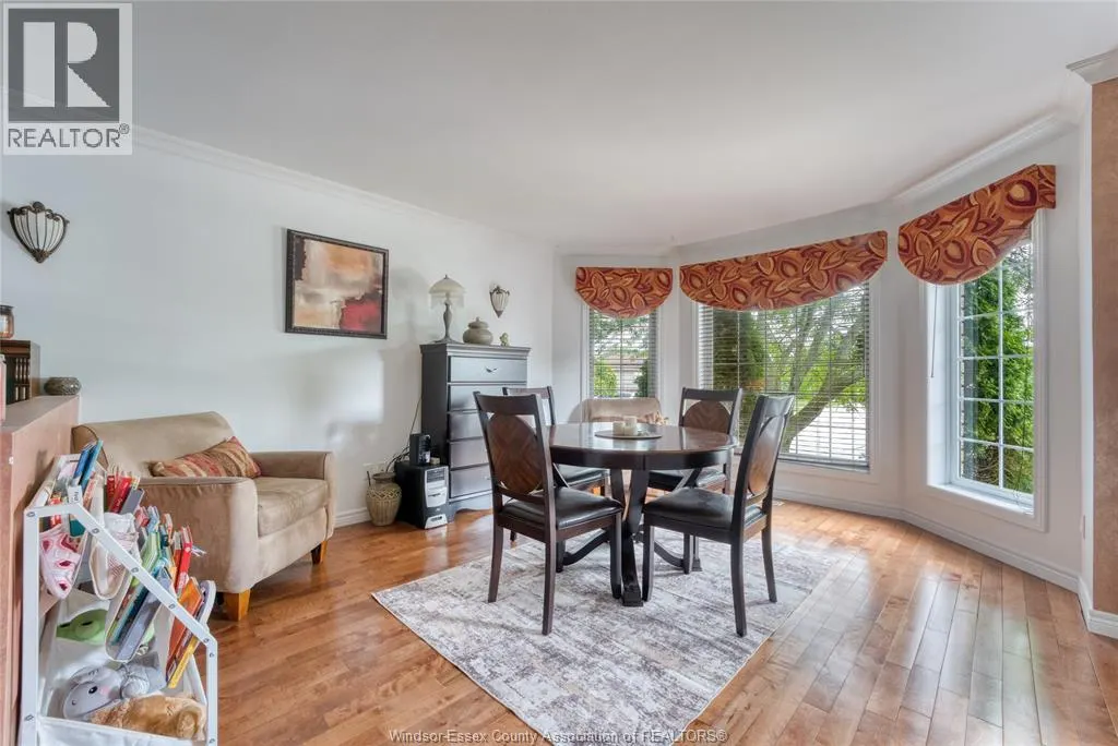 1610 Chornoby CRESCENT