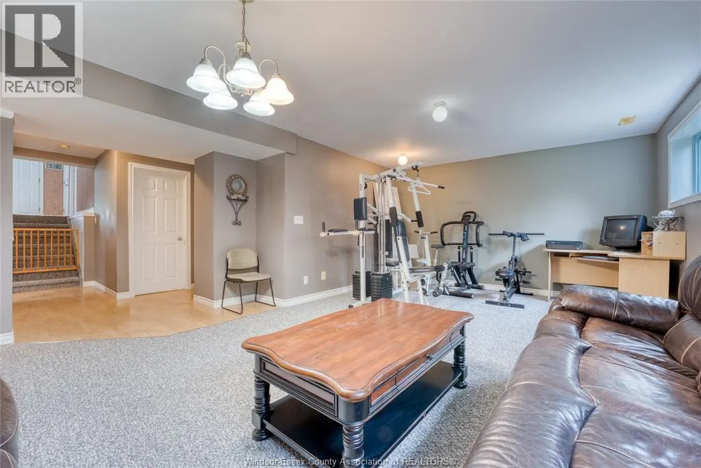 1610 Chornoby CRESCENT