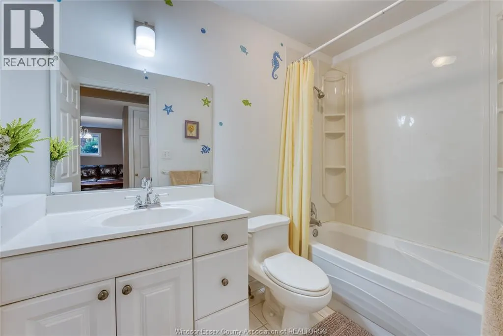 1610 Chornoby CRESCENT
