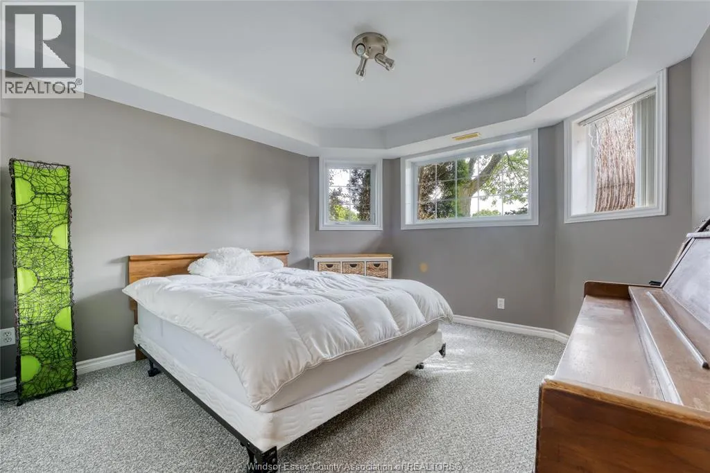 1610 Chornoby CRESCENT