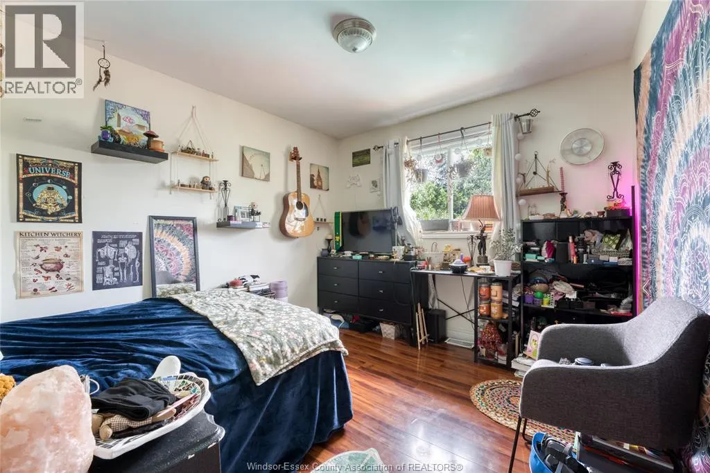1610 Chornoby CRESCENT