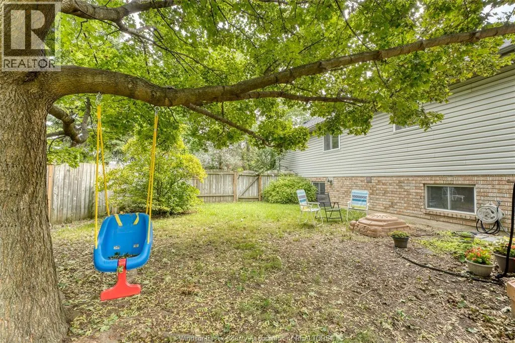 1610 Chornoby CRESCENT