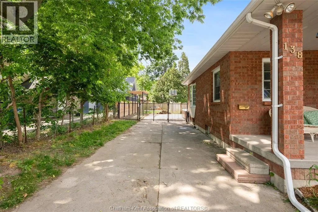 138 ELIZABETH STREET