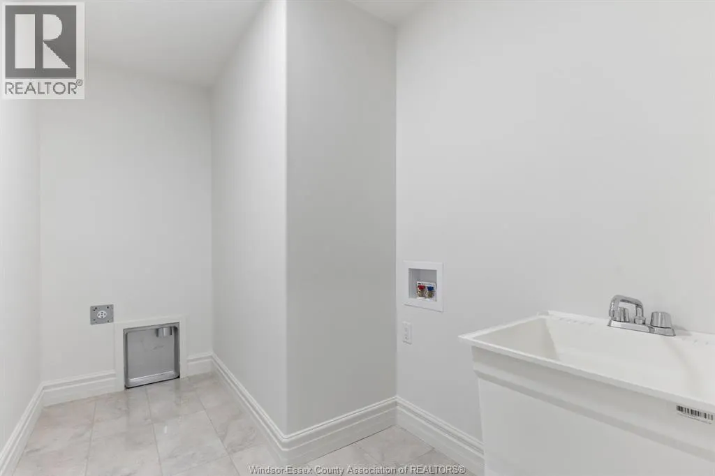 1222 CAMPANA CRESCENT