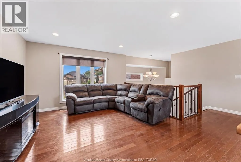 341 PIROLI CRESCENT