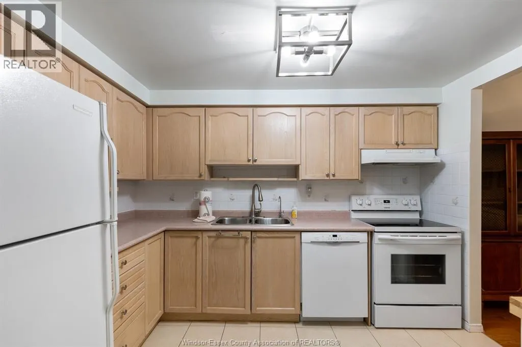 451 GRAND MARAIS ROAD West Unit# 114