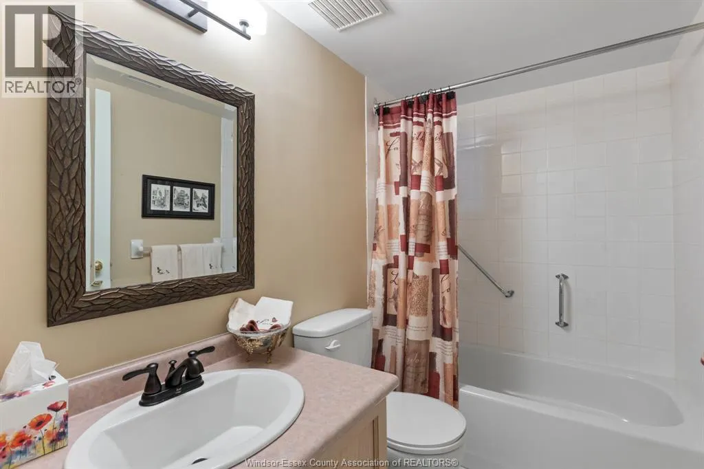 451 GRAND MARAIS ROAD West Unit# 114