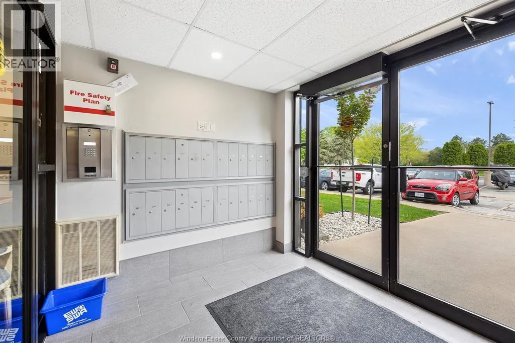 451 GRAND MARAIS ROAD West Unit# 114