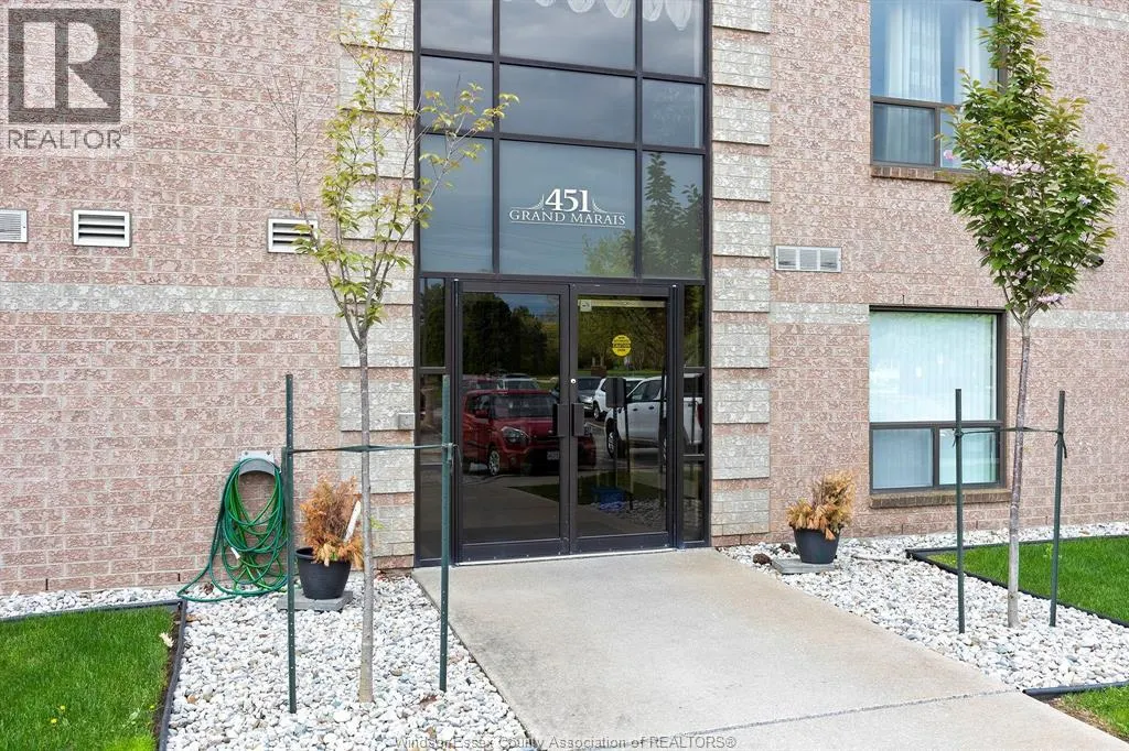 451 GRAND MARAIS ROAD West Unit# 114