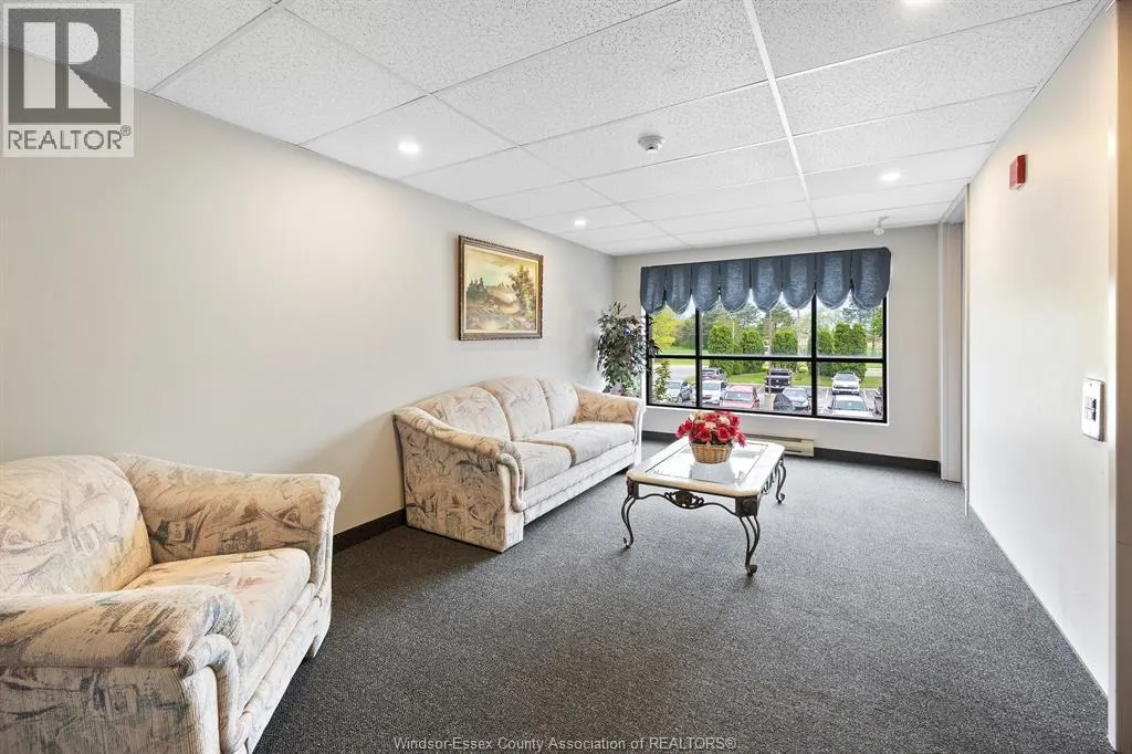451 GRAND MARAIS ROAD West Unit# 114