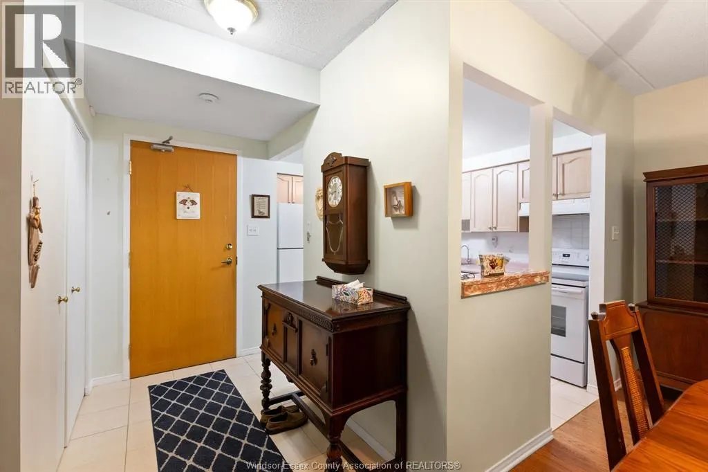 451 GRAND MARAIS ROAD West Unit# 114