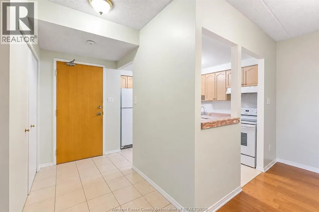 451 GRAND MARAIS ROAD West Unit# 114