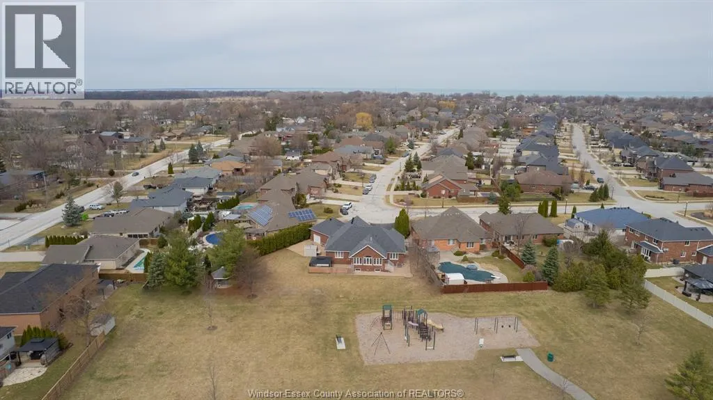 389 PINEHURST DRIVE