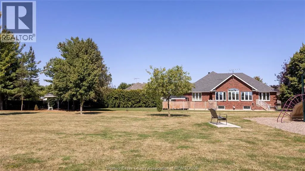 389 PINEHURST DRIVE