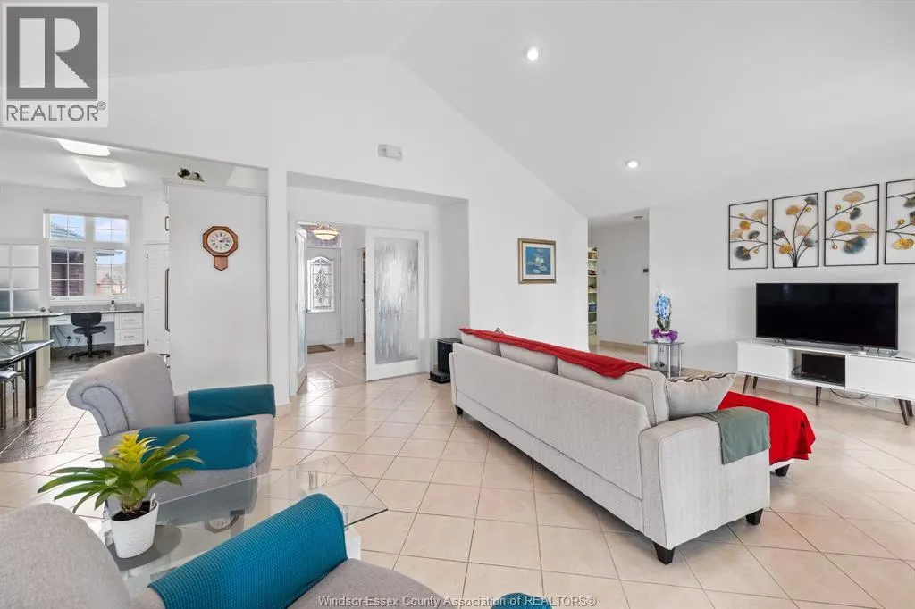 389 PINEHURST DRIVE