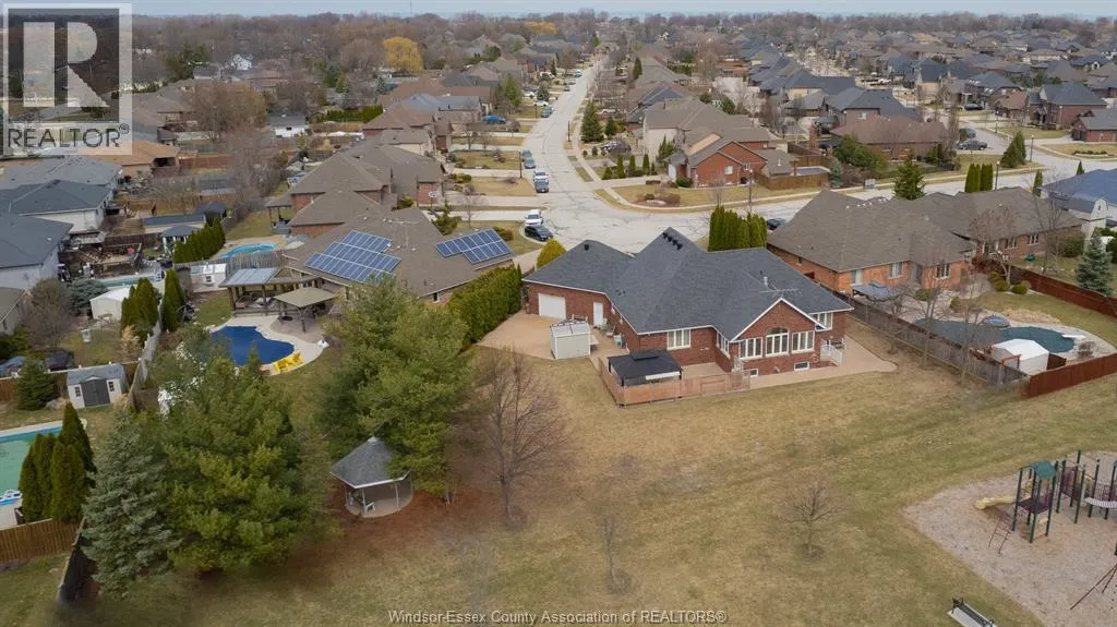 389 PINEHURST DRIVE