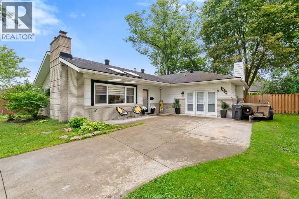 112 CLOVELLY