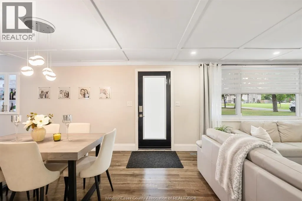 112 CLOVELLY