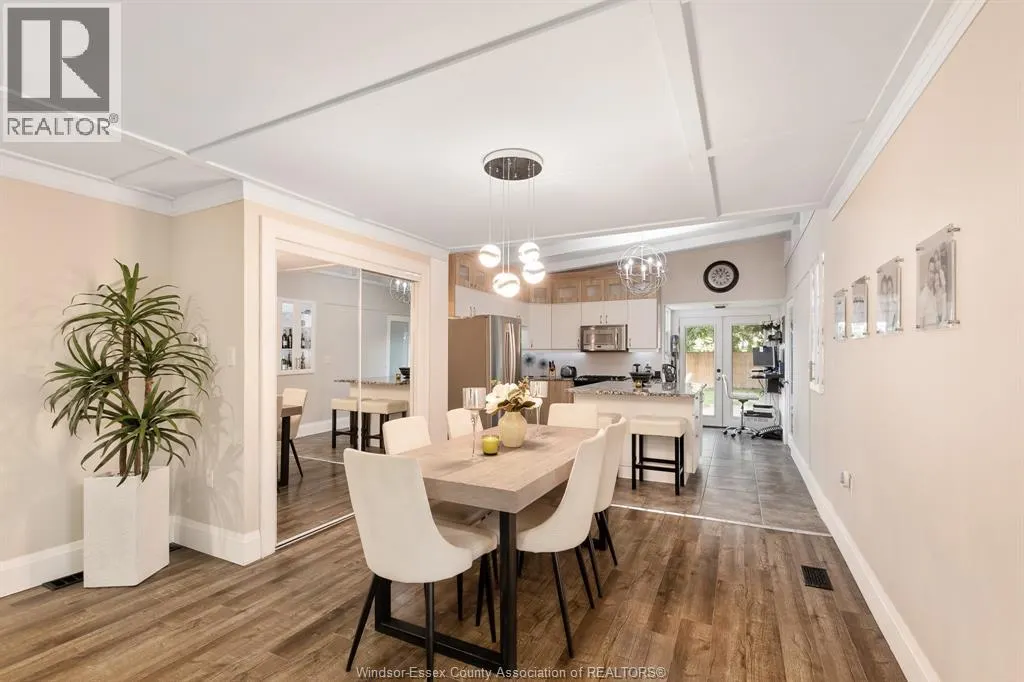 112 CLOVELLY