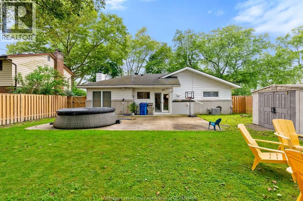 112 CLOVELLY