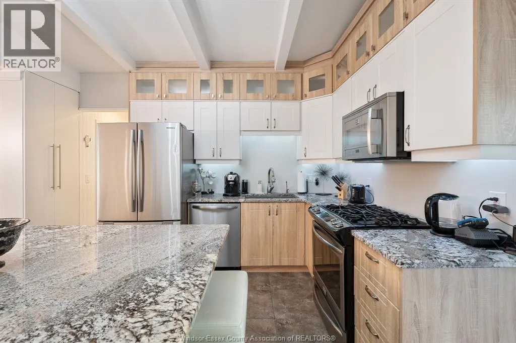 112 CLOVELLY