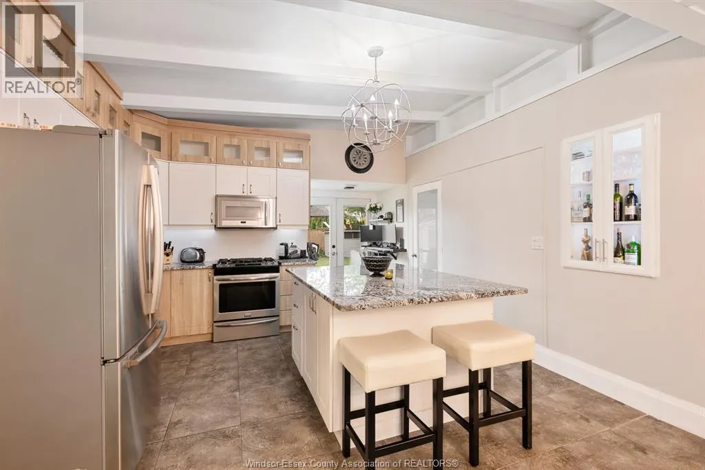 112 CLOVELLY