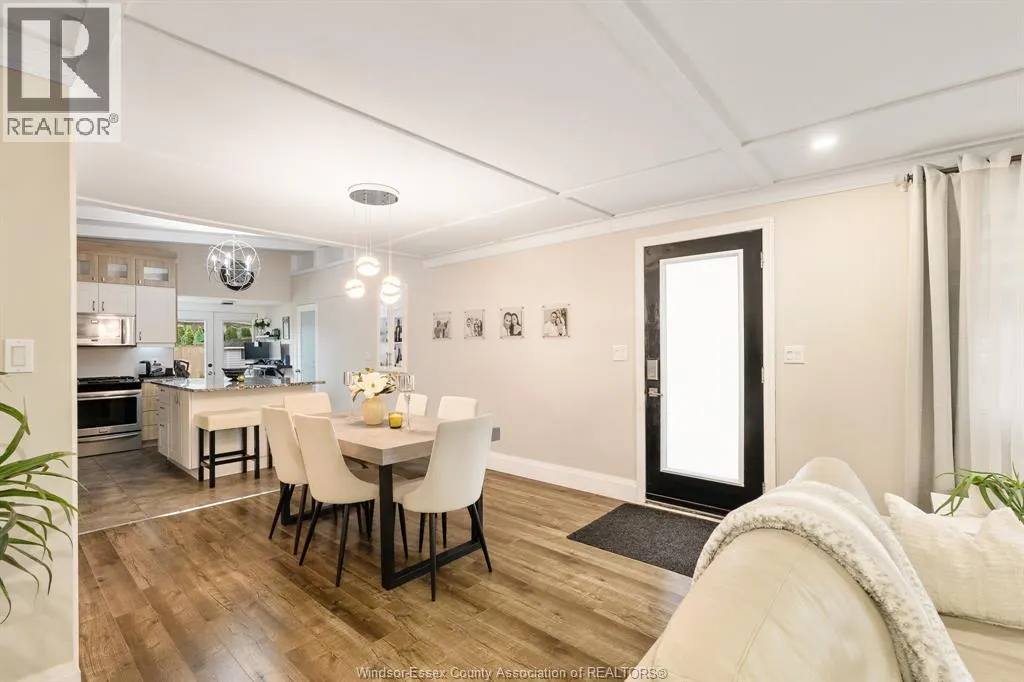 112 CLOVELLY