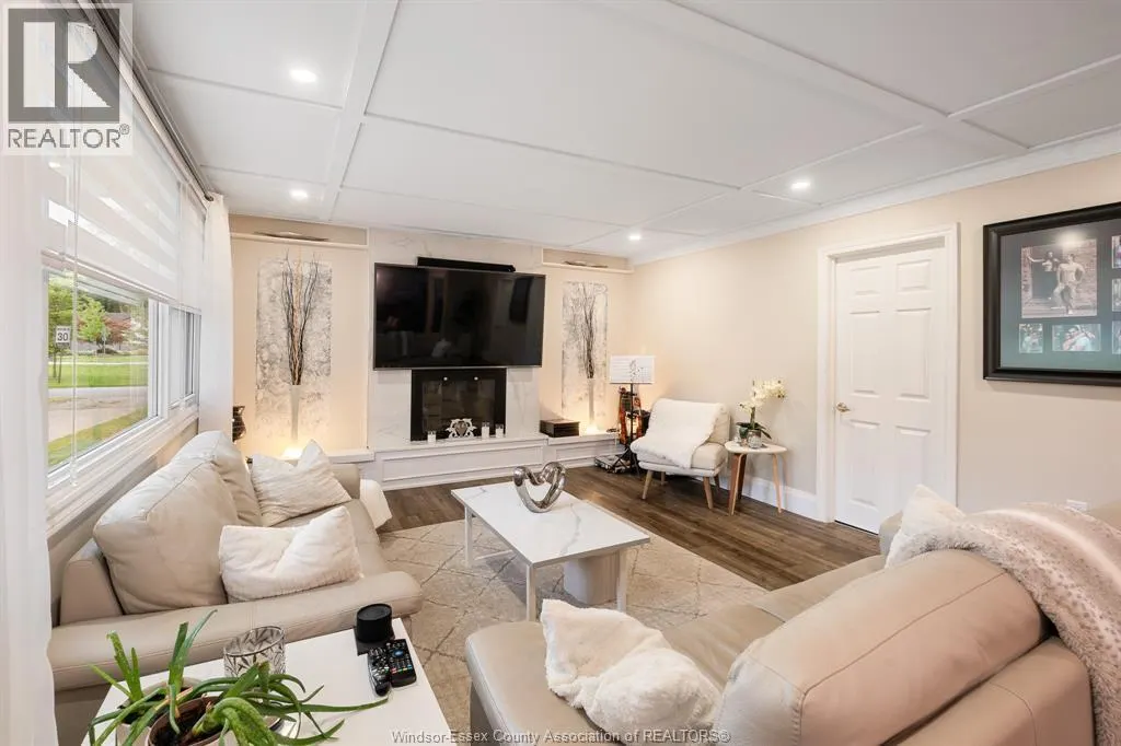 112 CLOVELLY