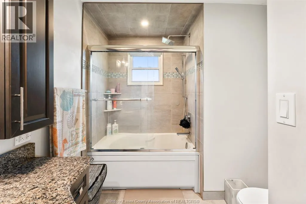 112 CLOVELLY