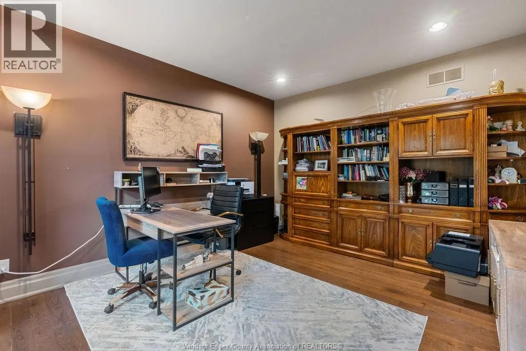 1120 Deerview