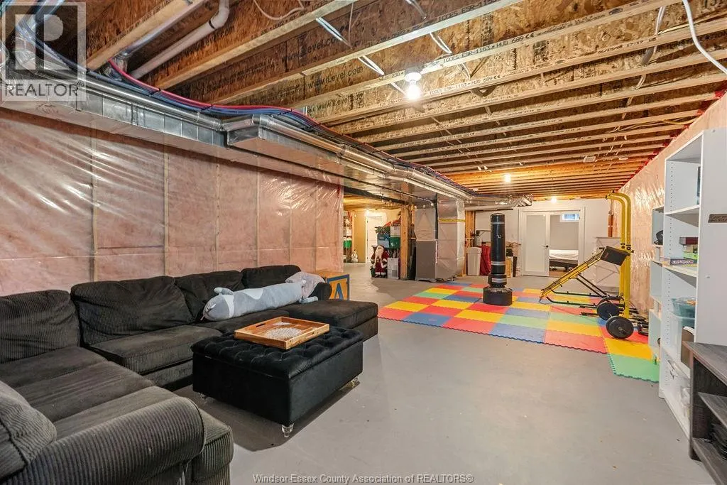 1120 Deerview
