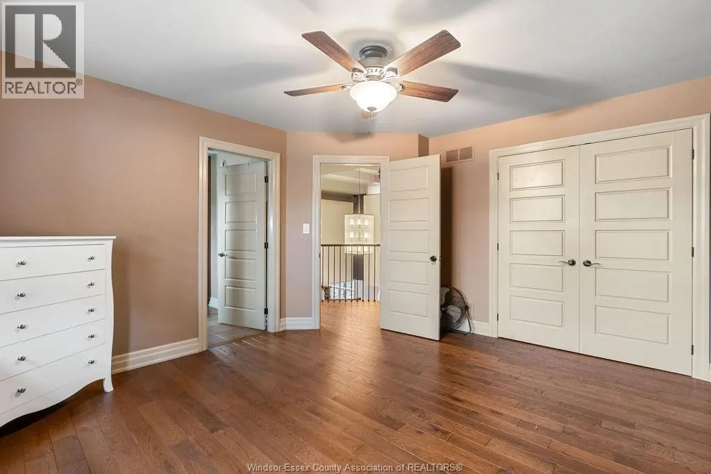 1120 Deerview