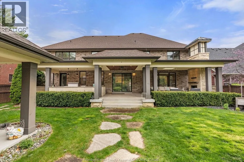 1120 Deerview