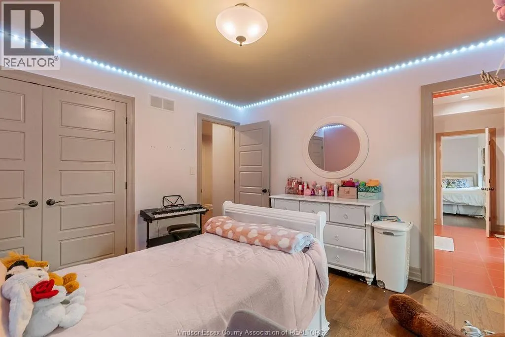 1120 Deerview