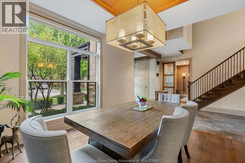 1120 Deerview
