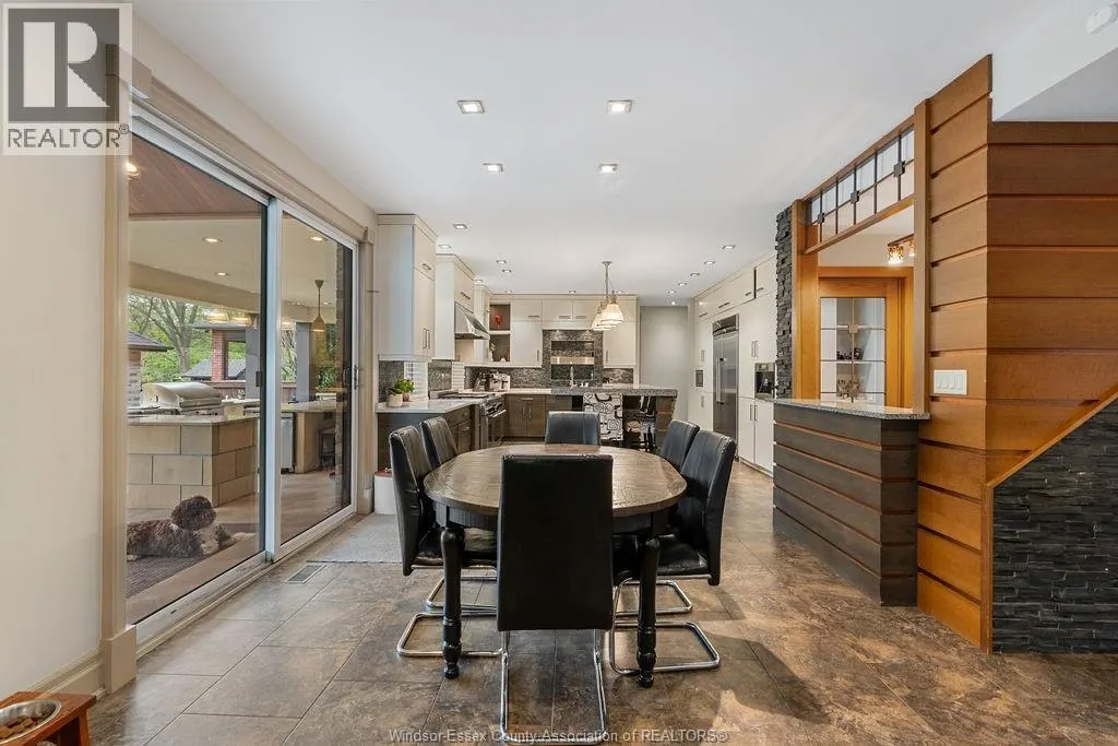 1120 Deerview